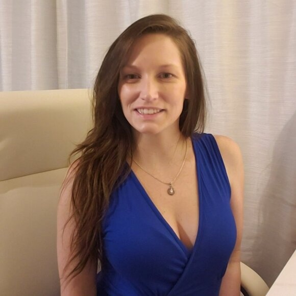 Meet your Posher, Melissa - Picture 2 of 4